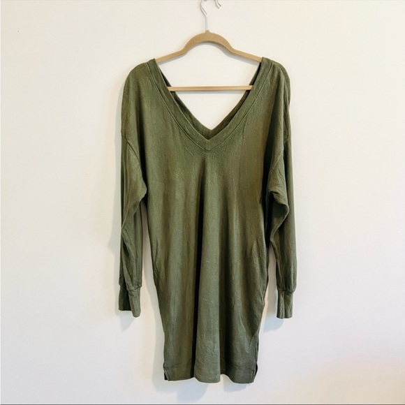 Socialite Double V Knit Dress - Picture 2 of 6